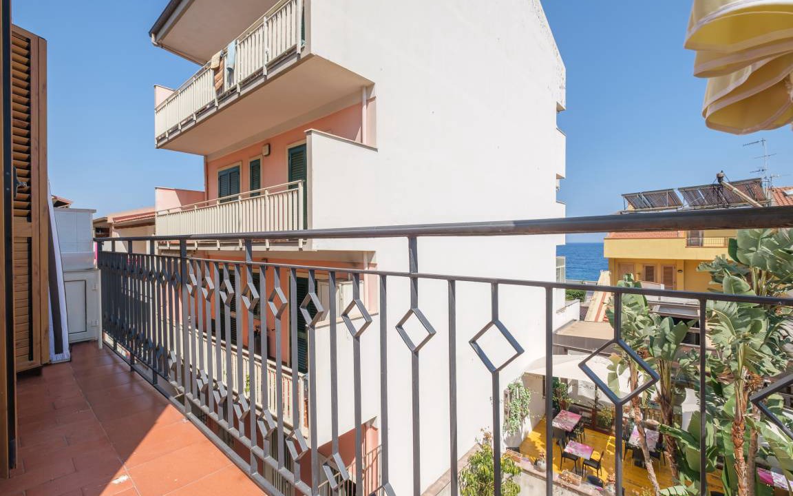Santa Teresa di Riva House | 100 m² House ∙ 3 bedrooms ∙ 5 guests