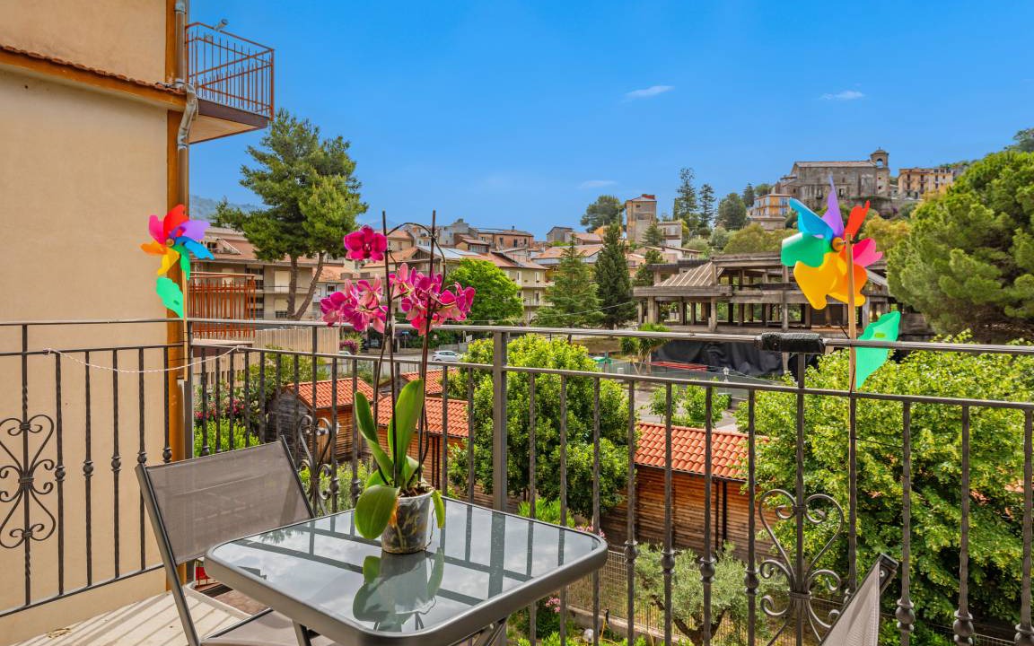 Francavilla di Sicilia Apartment | 110 m² Apartment ∙ 3 bedrooms ∙ 8 guests