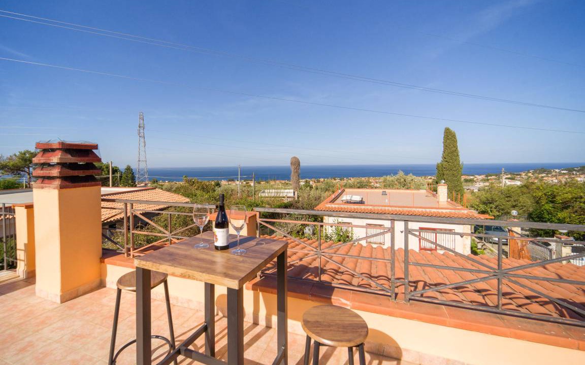 Altavilla Milicia House | 110 m² House ∙ 4 bedrooms ∙ 10 guests