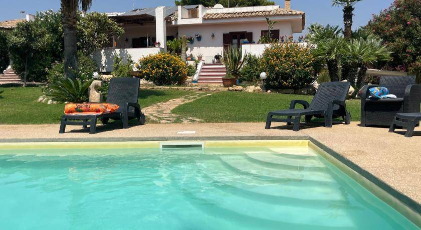 Marina di Ragusa Villa | 110 m² Villa ∙ 3 bedrooms ∙ 7 guests