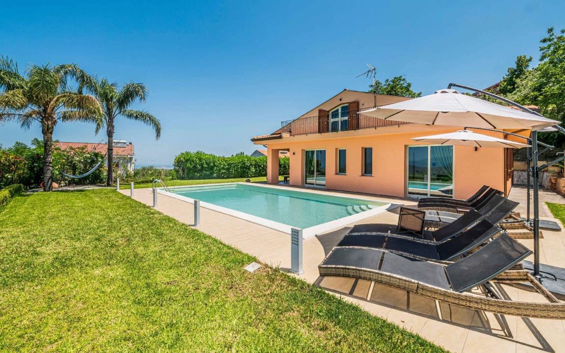 Castroreale House | 120 m² House ∙ 4 bedrooms ∙ 10 guests