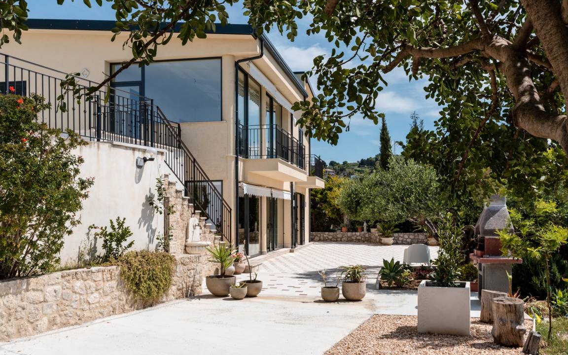 Favara Villa | 120 m² Villa ∙ 2 bedrooms ∙ 6 guests