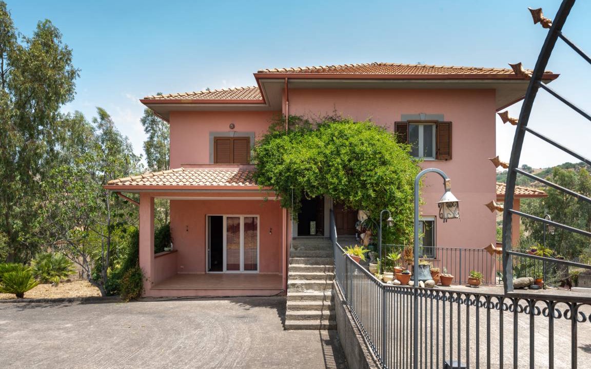 Nicosia Villa | 130 m² Villa ∙ 2 bedrooms ∙ 5 guests