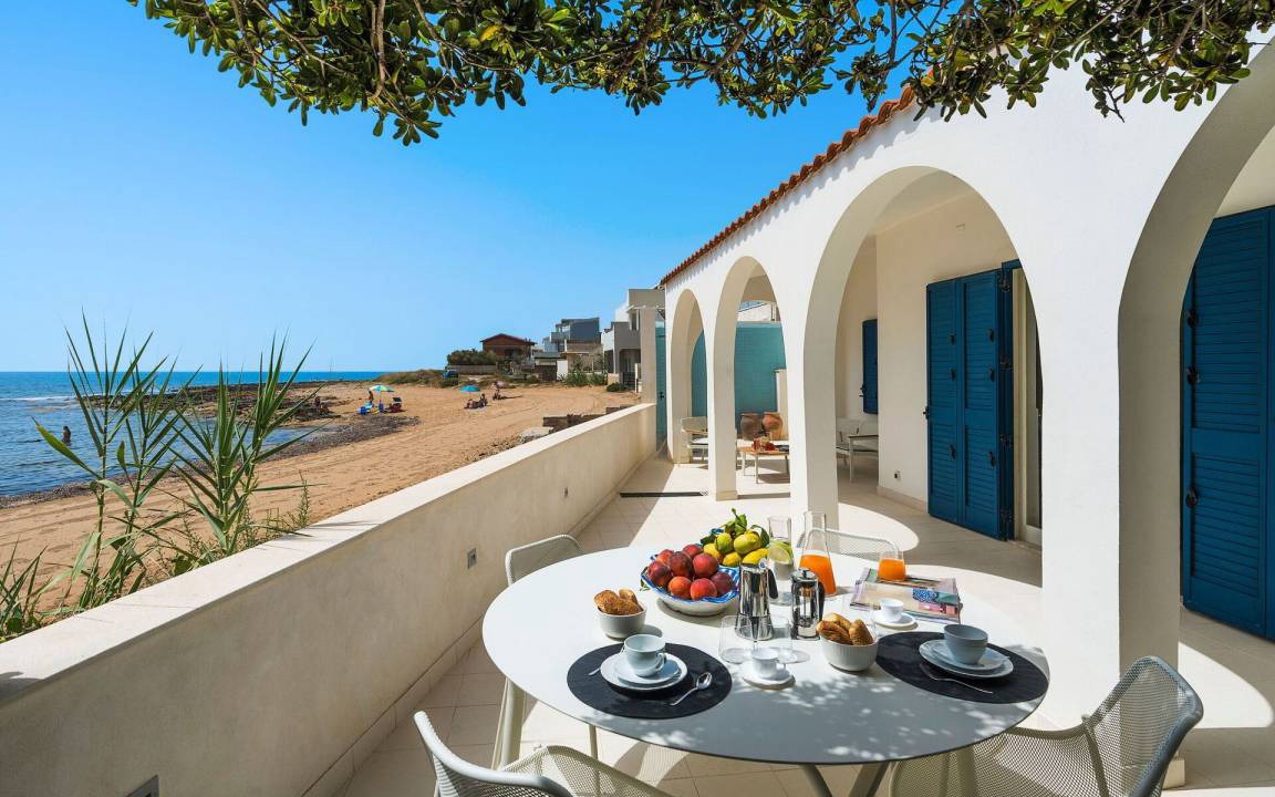 Noto Villa | 130 m² Villa ∙ 3 bedrooms ∙ 6 guests
