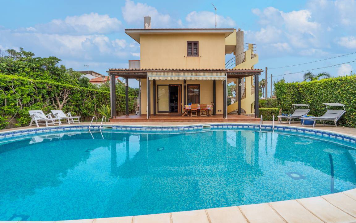 Piccio Villa | 150 m² Villa ∙ 3 bedrooms ∙ 6 guests