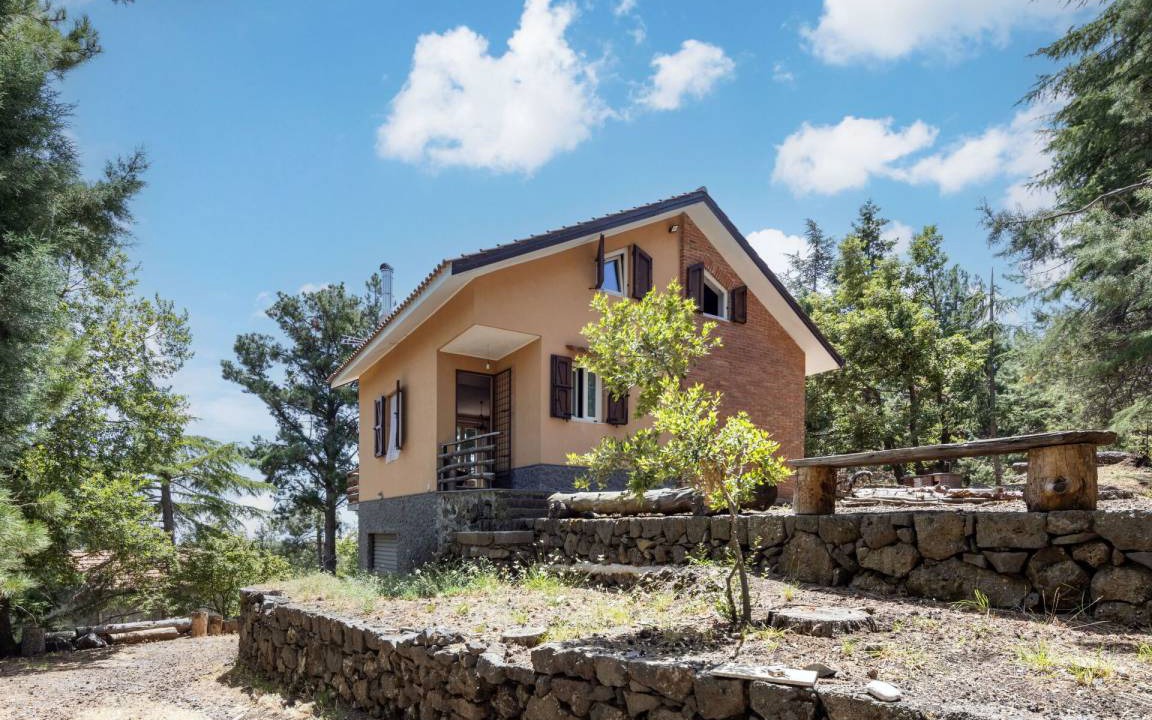 Linguaglossa Villa | 160 m² Villa ∙ 4 bedrooms ∙ 8 guests