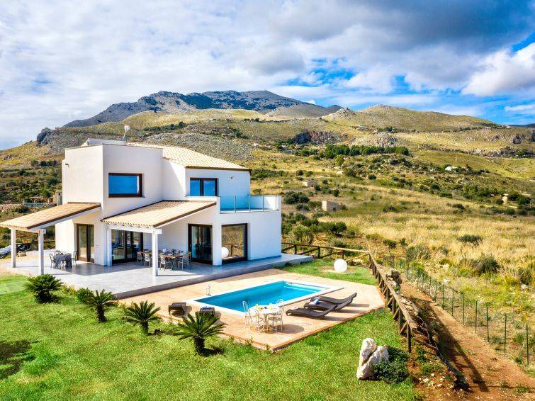 Scopello House | 170 m² House ∙ 4 bedrooms ∙ 8 guests