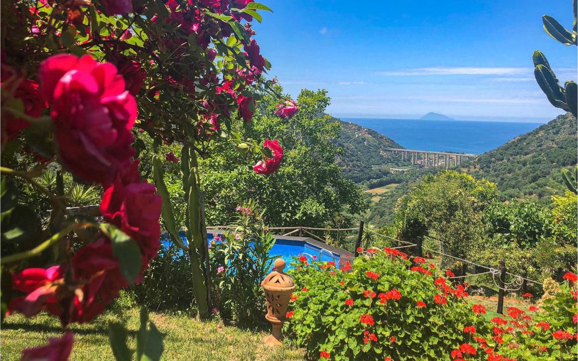 Ficarra House | 176 m² Maisonette ∙ 5 bedrooms ∙ 13 guests