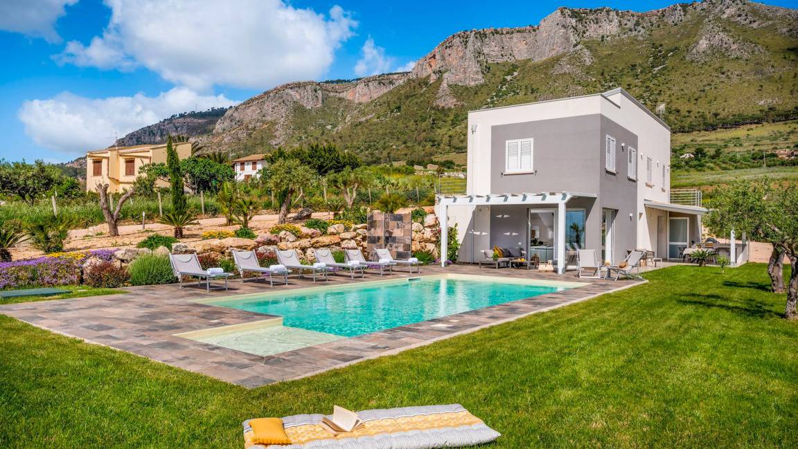 Castellammare del Golfo Villa | 180 m² Villa ∙ 3 bedrooms ∙ 8 guests