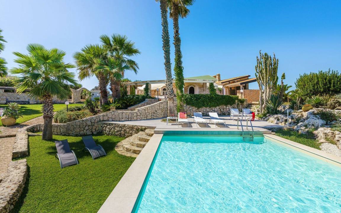 Syracuse Villa | 180 m² Villa ∙ 4 bedrooms ∙ 8 guests
