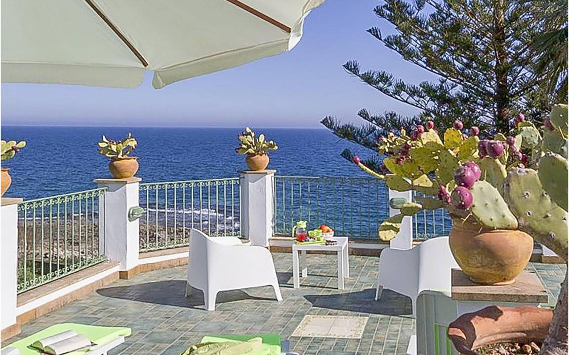 Fontane Bianche House | 186 m² House ∙ 6 bedrooms ∙ 12 guests