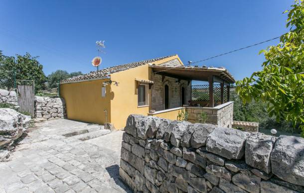 Pietre Nere San Zagaria House | 2 bedroom accommodation in Modica