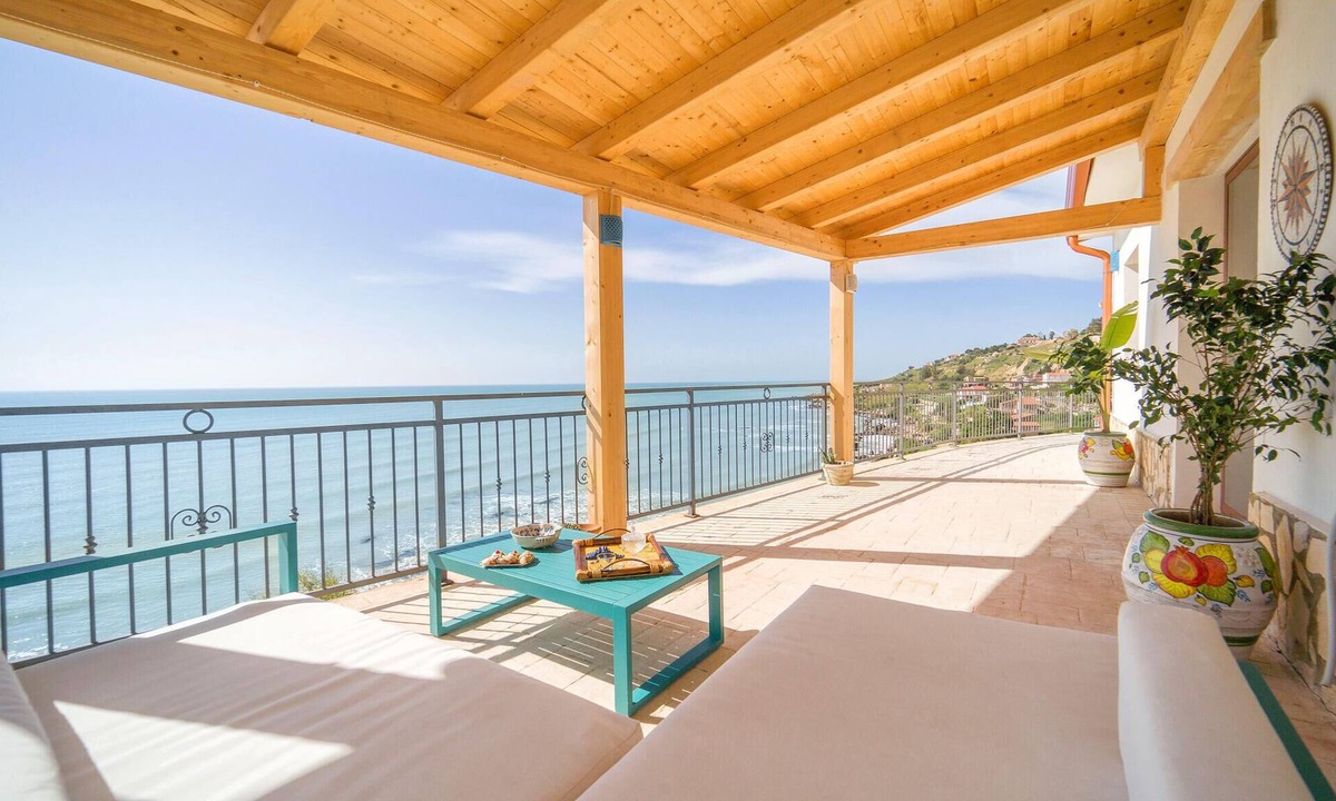 Ciotta House | 2 bedroom amazing home in Ciotta