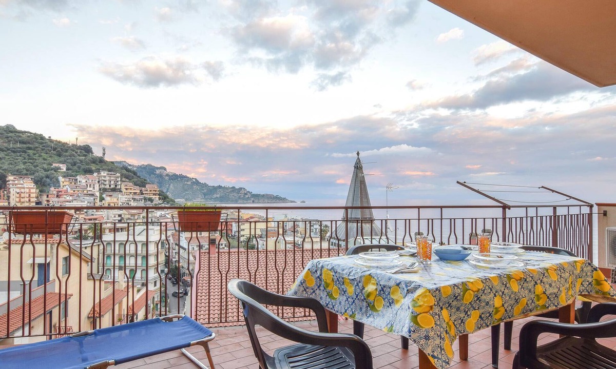 Giardini Naxos Apartment | 2 bedroom nice apartment in Giardini naxos