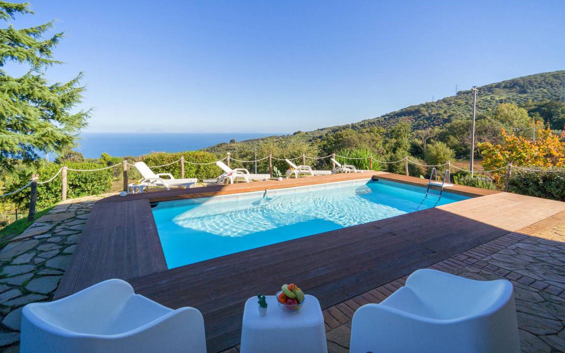 Caronia House | 200 m² House ∙ 4 bedrooms ∙ 9 guests