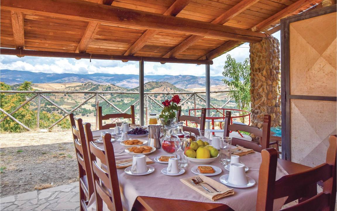 Nicosia House | 200 m² House ∙ 4 bedrooms ∙ 8 guests