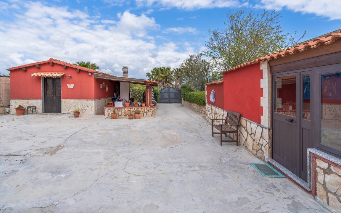 Granelli House | 200 m² House ∙ 6 bedrooms ∙ 9 guests