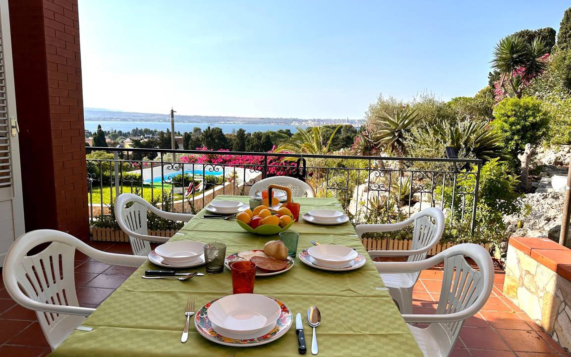 Isola Villa | 205 m² Villa ∙ 4 bedrooms ∙ 8 guests