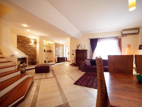 Santa Teresa di Riva House | 220 m² House ∙ 3 bedrooms ∙ 7 guests