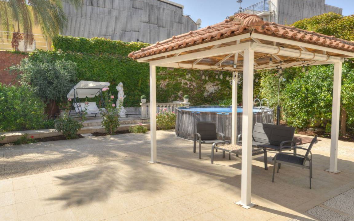 Floridia Villa | 235 m² Villa ∙ 4 bedrooms ∙ 8 guests