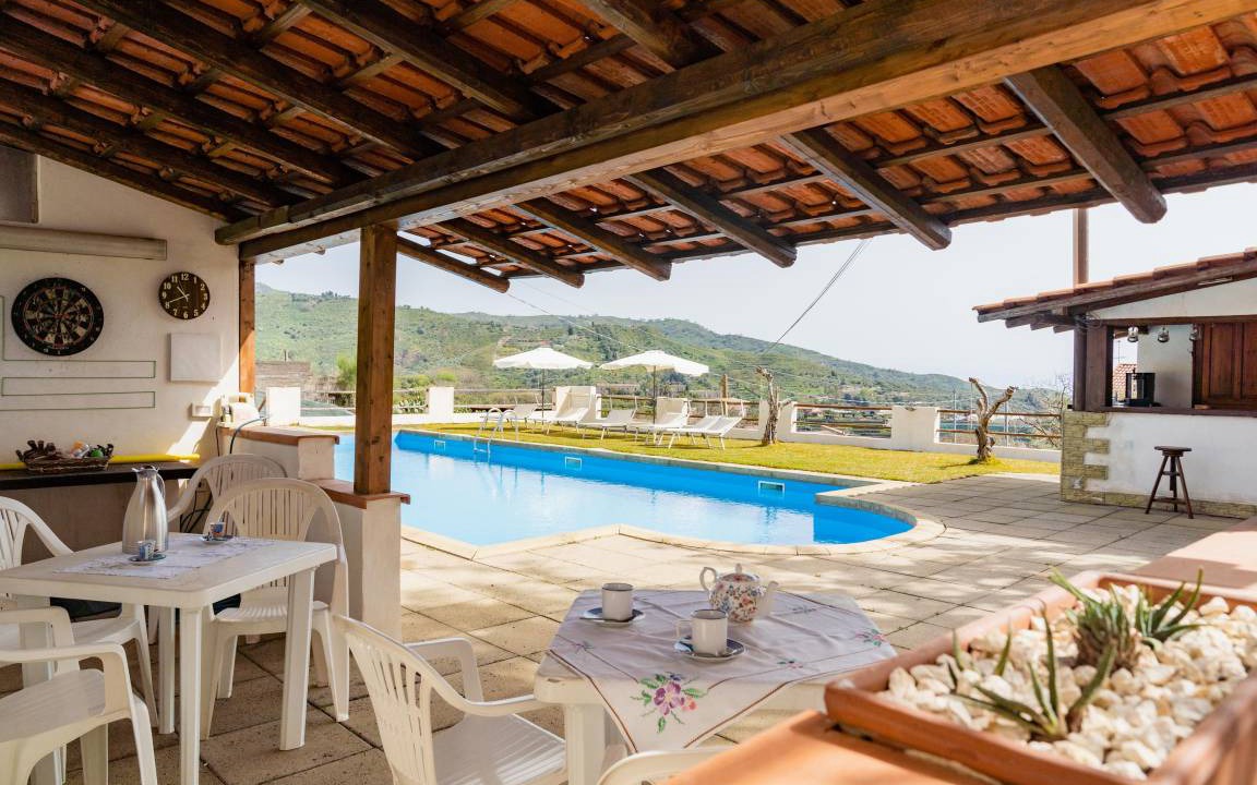 Piedimonte Etneo Villa | 240 m² Villa ∙ 5 bedrooms ∙ 16 guests