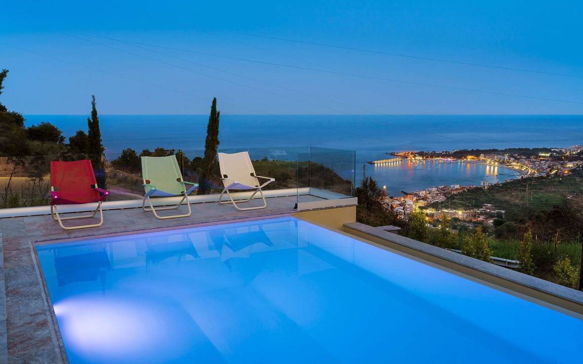 Taormina Villa | 240 m² Villa ∙ 6 bedrooms ∙ 12 guests