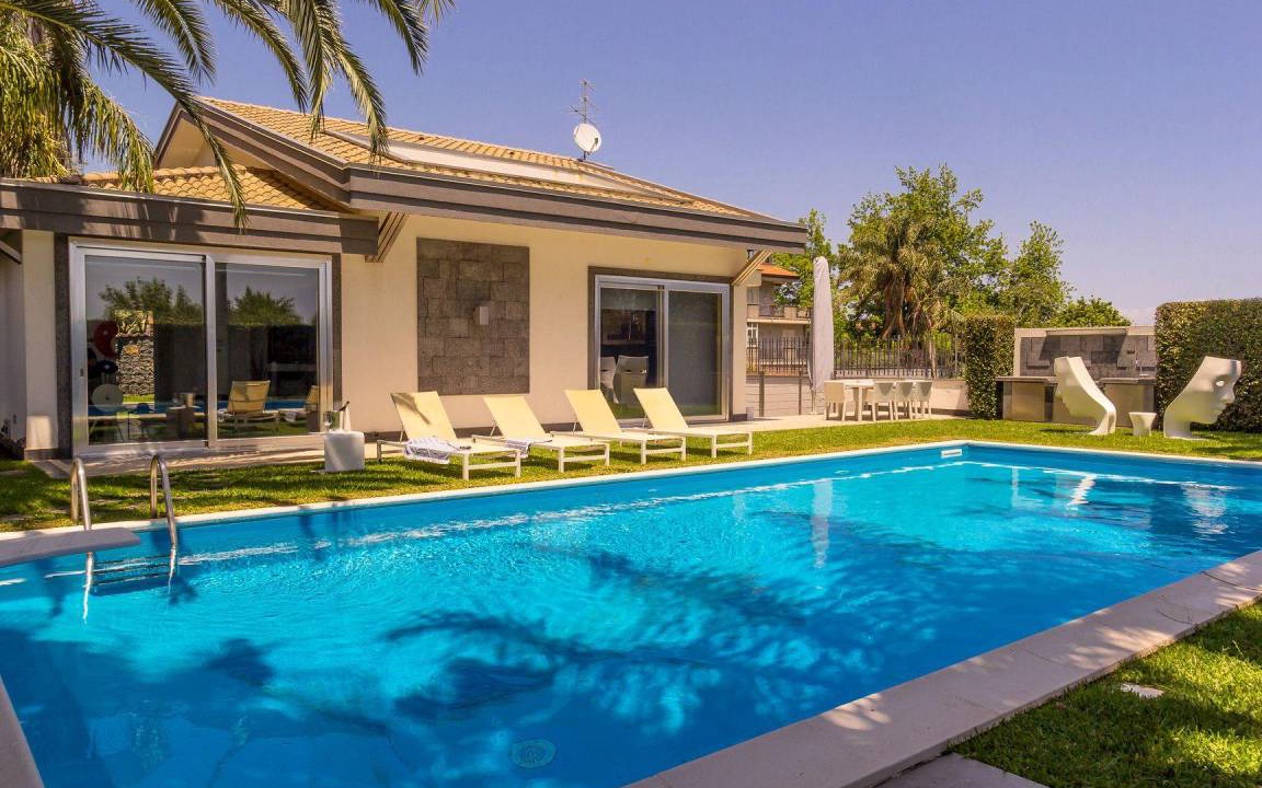 Fondachello House | 250 m² House ∙ 3 bedrooms ∙ 8 guests