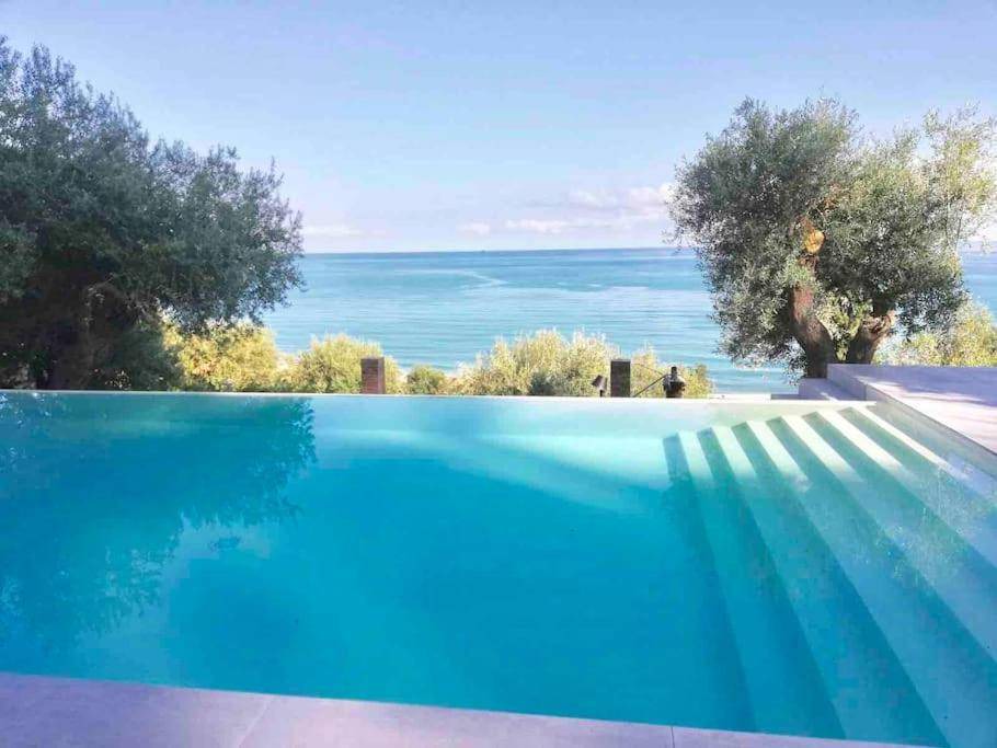 Sant'Ambrogio Villa | 250 m² Villa ∙ 3 bedrooms ∙ 8 guests