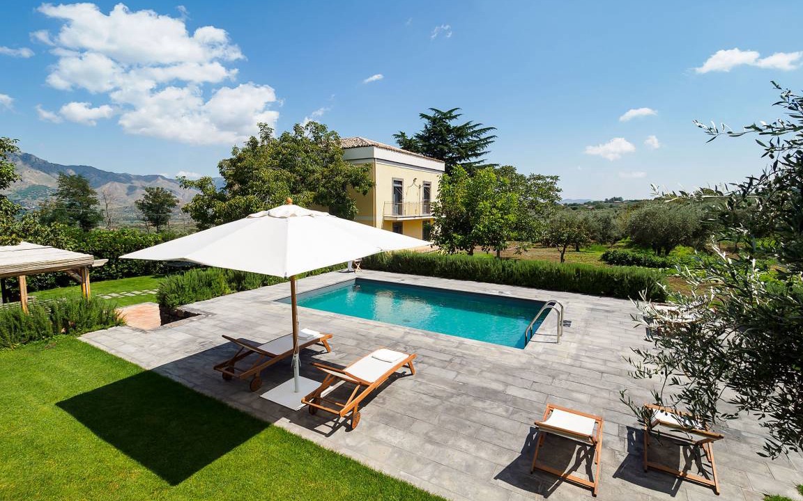 Rovittello Villa | 250 m² Villa ∙ 5 bedrooms ∙ 10 guests