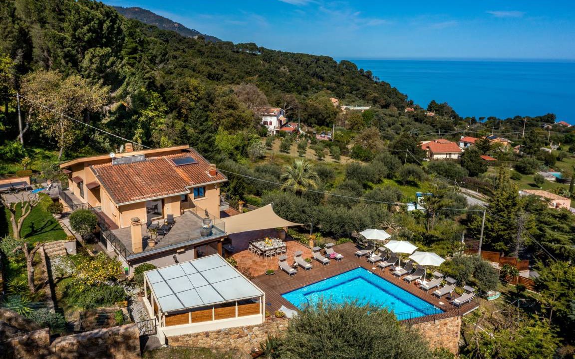 Cefalu Villa | 250 m² Villa ∙ 6 bedrooms ∙ 16 guests