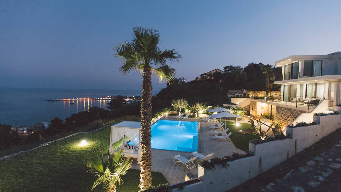 Giardini Naxos Villa | 290 m² Villa ∙ 5 bedrooms ∙ 10 guests