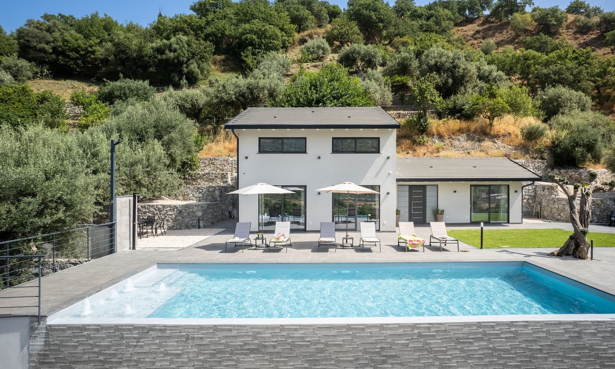 Savoca Villa | 3 Bedroom Modern Villa, Pool, Savoca, East Sicily