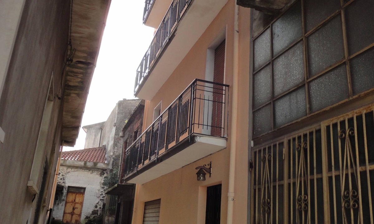 Rovittello Apartment | 3 Queen Beds @: Suite Mt. ETNA-Linguaglossa-Sicily-IT