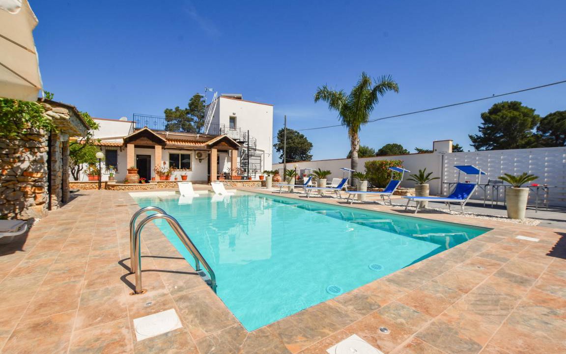 Terrasini House | 300 m² House ∙ 6 bedrooms ∙ 14 guests