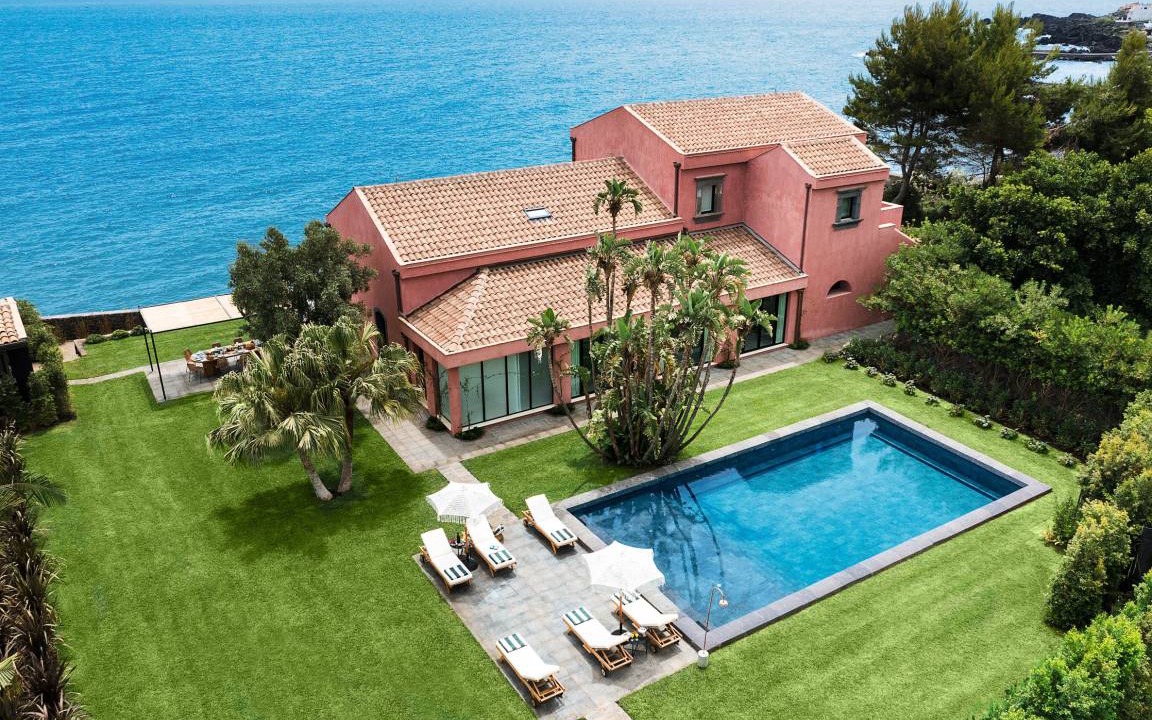 Pozzillo Villa | 300 m² Villa ∙ 4 bedrooms ∙ 8 guests