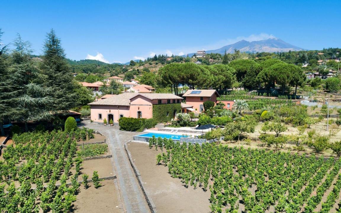 Pedara Villa | 300 m² Villa ∙ 4 bedrooms ∙ 8 guests
