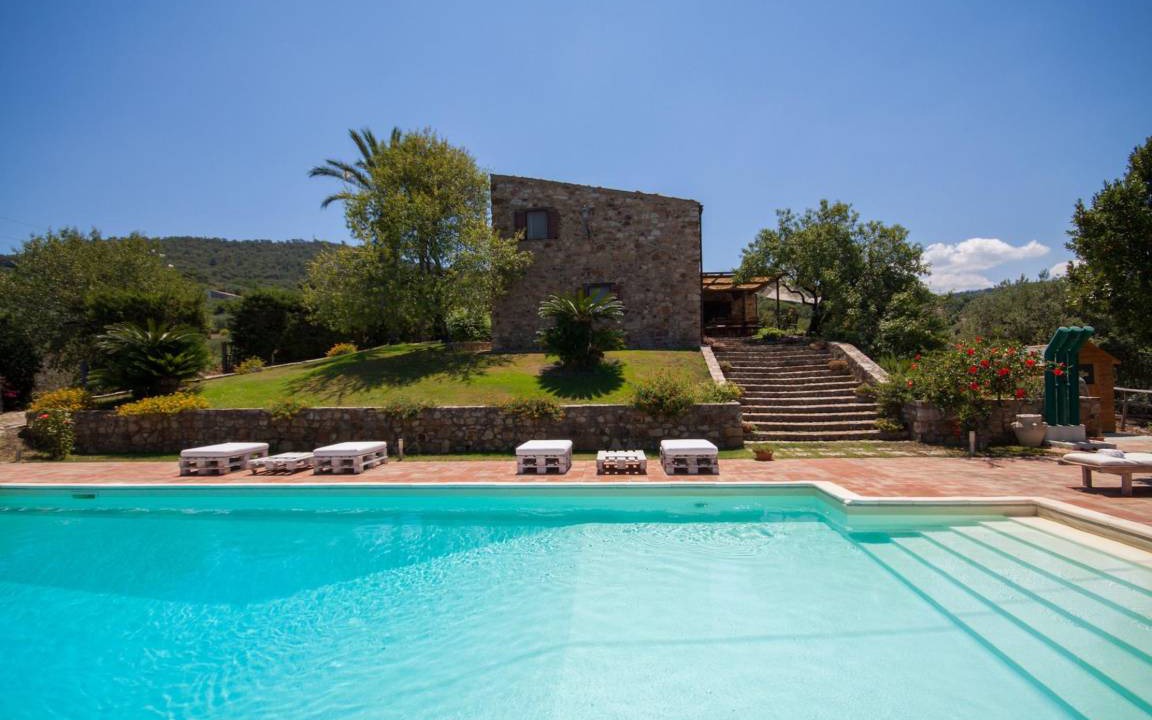 Sant'Ambrogio Villa | 300 m² Villa ∙ 5 bedrooms ∙ 10 guests