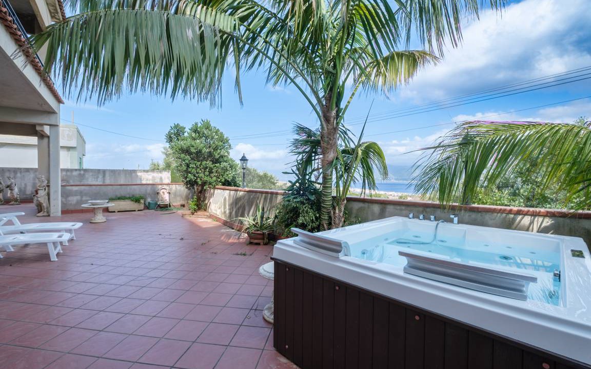 Faro Superiore Villa | 360 m² Villa ∙ 4 bedrooms ∙ 8 guests