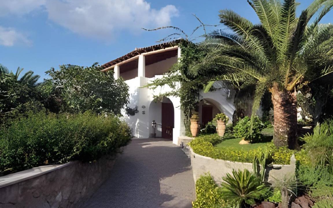 Lipari Historic Centre Apartment | 40 m² Serviced apartment ∙ 5 guests