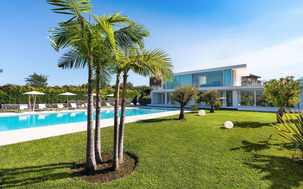 Calatabiano Villa | 400 m² Villa ∙ 7 bedrooms ∙ 14 guests