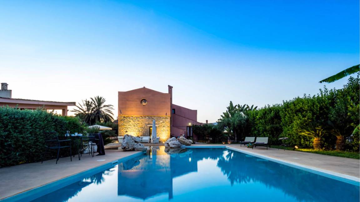 Buseto Palizzolo Villa | 400 m² Villa ∙ 8 bedrooms ∙ 16 guests