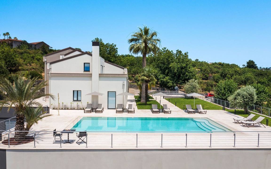 Mascali Villa | 400 m² Villa ∙ 6 bedrooms ∙ 11 guests