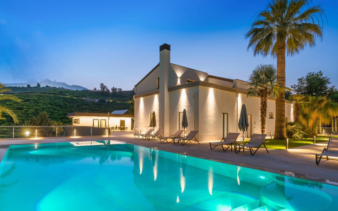 Mascali Villa | 400 m² Villa ∙ 6 bedrooms ∙ 12 guests