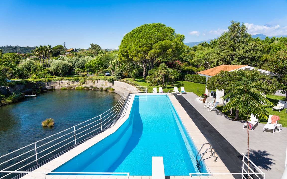 Stazzo Villa | 400 m² Villa ∙ 8 bedrooms ∙ 16 guests