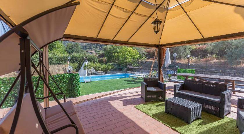 Motta Camastra Villa | 420 m² Villa ∙ 2 bedrooms ∙ 7 guests