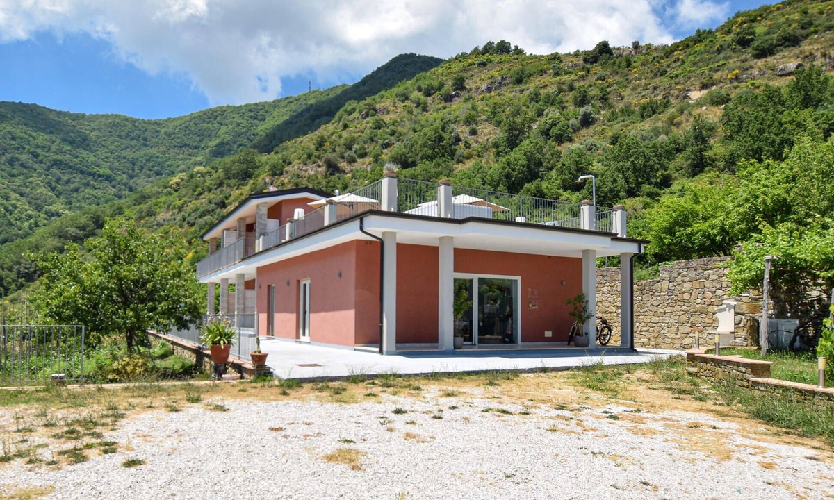 Stella Cilento House | 6 bedroom nice home in Frazione Guarrazzano