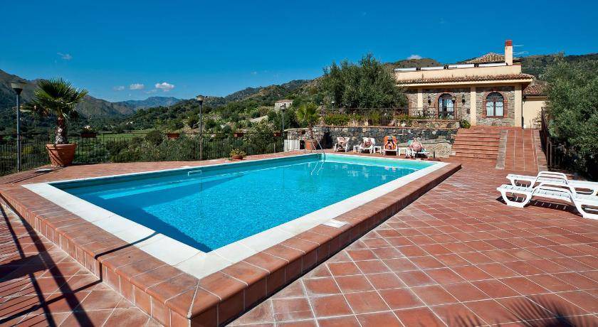 Mitogio House | 60 m² House ∙ 127 guests