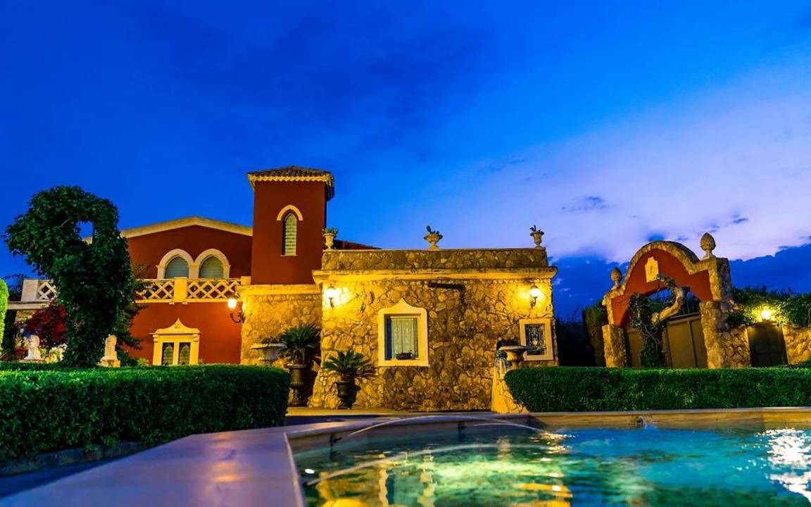 Brucoli Villa | 600 m² Villa ∙ 5 bedrooms ∙ 10 guests
