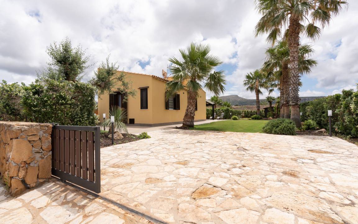 Custonaci Villa | 87 m² Villa ∙ 3 bedrooms ∙ 8 guests