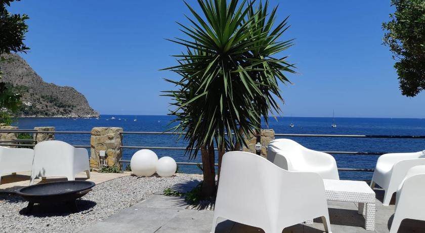 Porticello House | 90 m² House ∙ 2 bedrooms ∙ 7 guests